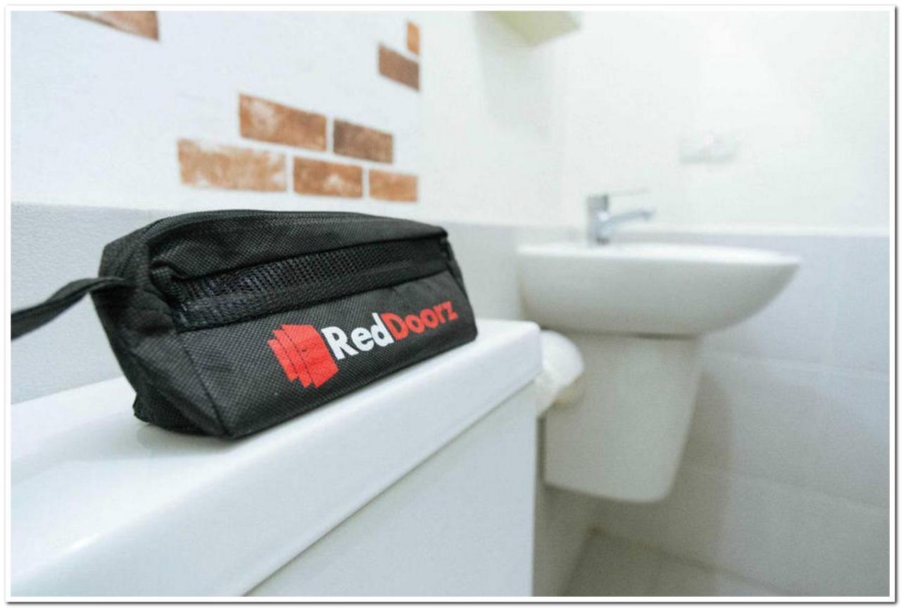 Reddoorz Near Penimbangan Beach Singaraja Kültér fotó