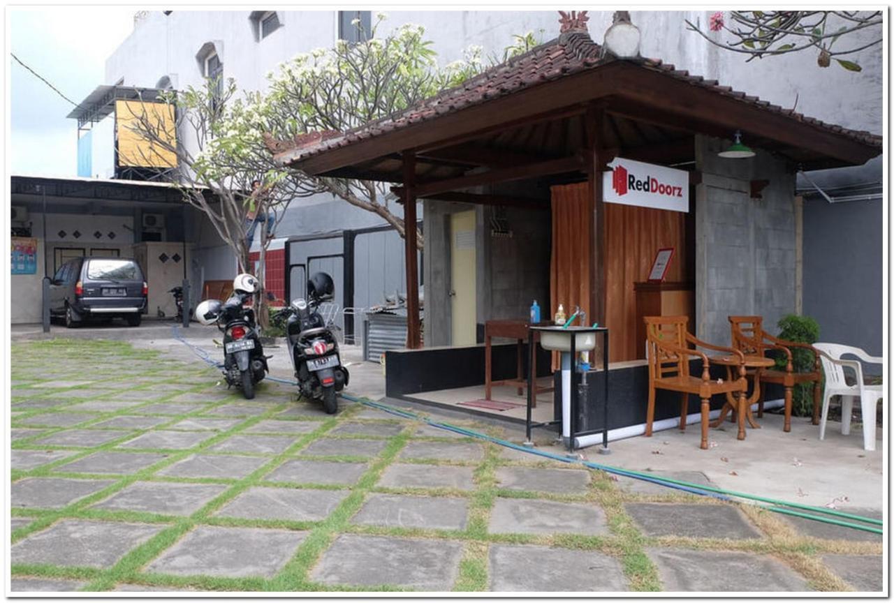 Reddoorz Near Penimbangan Beach Singaraja Kültér fotó